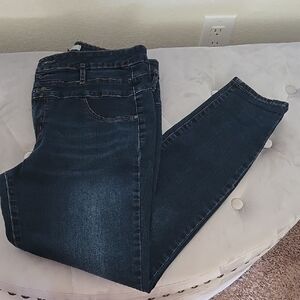 Blue Skinny Jeans with Classic Denim Texture